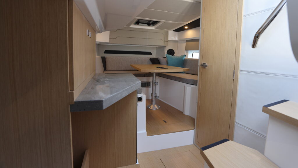 CS10_Interior_010