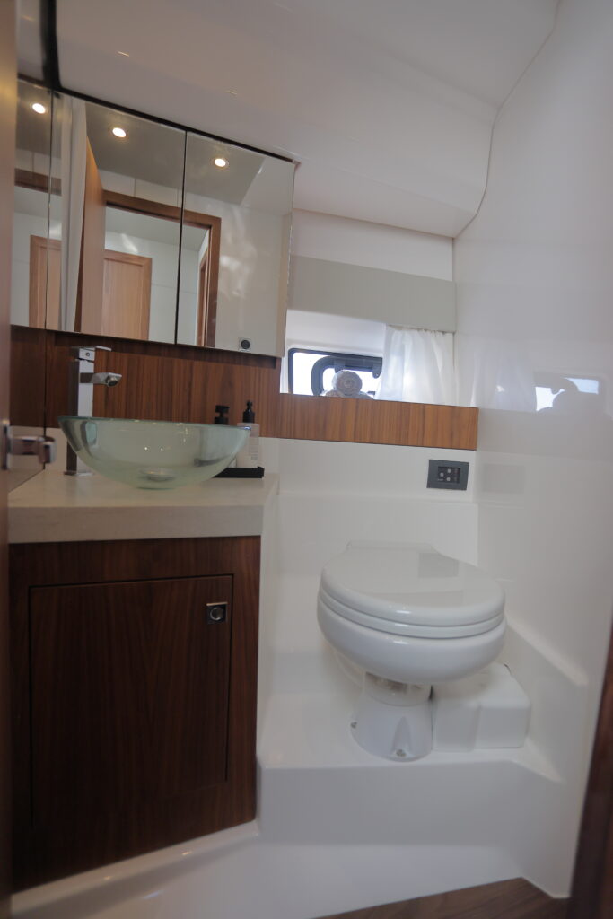 Interior_Cabins_80