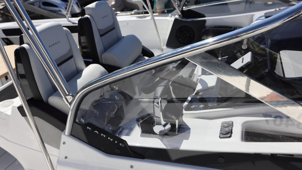 SL902_Exterior_120